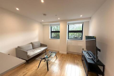 Living Room Pic 1.jpeg