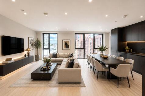 Available Immediately | 936 sq ft of Internal Living Space | Located on the 9th floor | Views Overlooking the Landscaped Garden Terrace | Fully Furnished | Prime Manchester City Centre Location