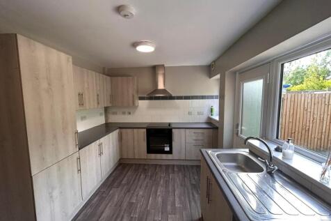 ** Zero Deposit Guarantee Available **
* Three Bedroom * Drive Way * Gas Central Heating * Family Home * Good Commuting Links * Perfect Location * Excellent Condition * Unfurnished * Available Now *