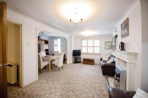 Lounge/Dining