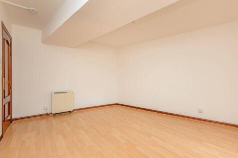 1 bed, 1 bath Flat in Edinburgh - Photo 5