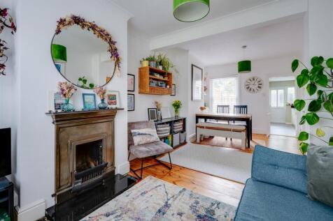 19 Ave App Bury edit-26.jpg