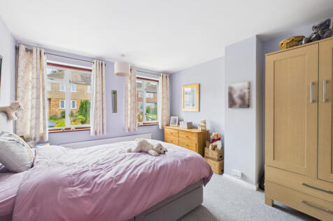 CAM02909G0-PR0498-STILL001