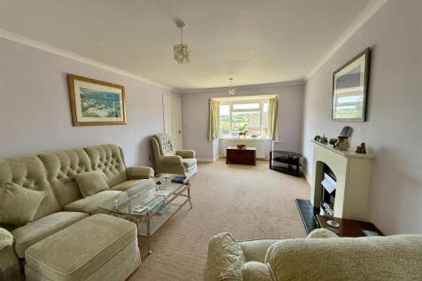 Sitting Area: