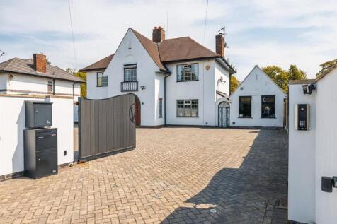 Entrance/Driveway