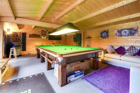 CABIN SNOOKER ROOM