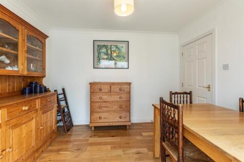 2 Waverley Gardens Darnick 21.JPG
