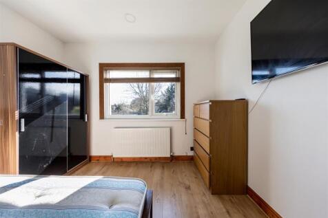 Chingford Avenue, E4