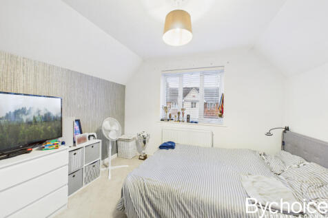 CAM05454G0-PR0070-STILL040