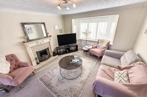 Living area.jpg