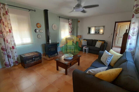 3 Bedroom Semi-Detached For Sale-PIN21-6