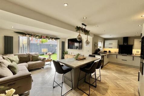 Open Plan Kitchen/Breakfast Room/Living Space