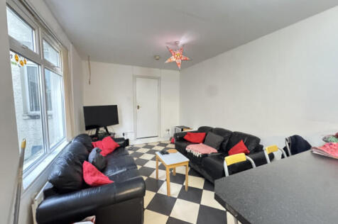 5 Bedroom Terraced in CF24 4TR