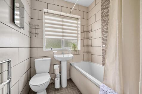 Saxton Mee Barnfield 048.jpg