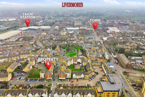 Proximity to High St & Station.jpg