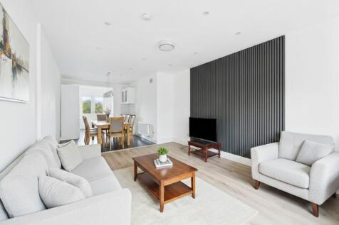 Open Plan Living (Virtually Furnished)