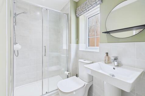 CAM03162G0-PR0107-STILL027