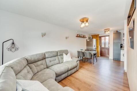 KITCHEN AND LOUNGE/DINER