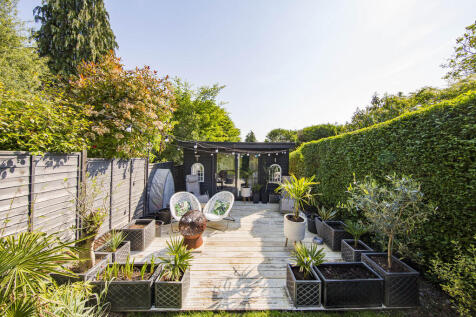 Studio home offic...