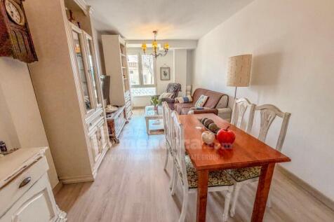 Ground floor with parking, storage room and swimming pool in Ciutadella