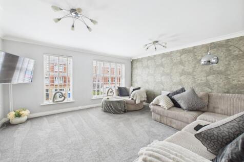 CAM03729G0-PR0079-STILL023