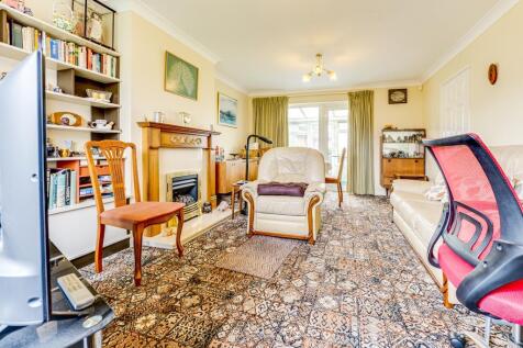 34 Brington Drive, Barton Seagrave-2.jpg