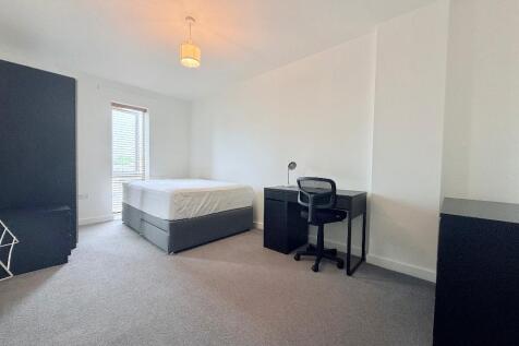 Savoy Property Consultants are delighted to present this double bedroom flat share to the market. The rent includes all bills and is available furnished with new furniture. The property is a two-bedro