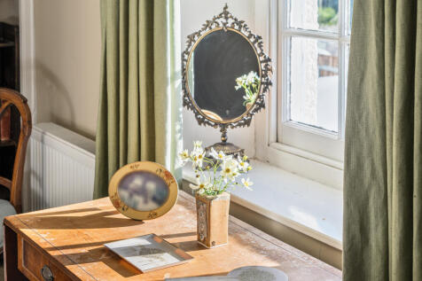 1372752-48-691b6a94cd859