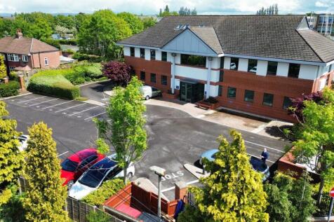 500 Styal Road - Entrance & Car Park