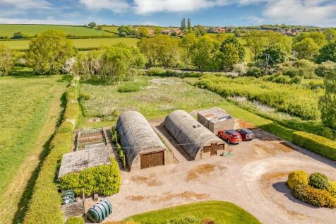 NISSEN HUTS/OUTBUILDINGS