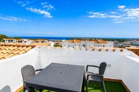 Apartment with pool and sea views in Arenal d'en Castell