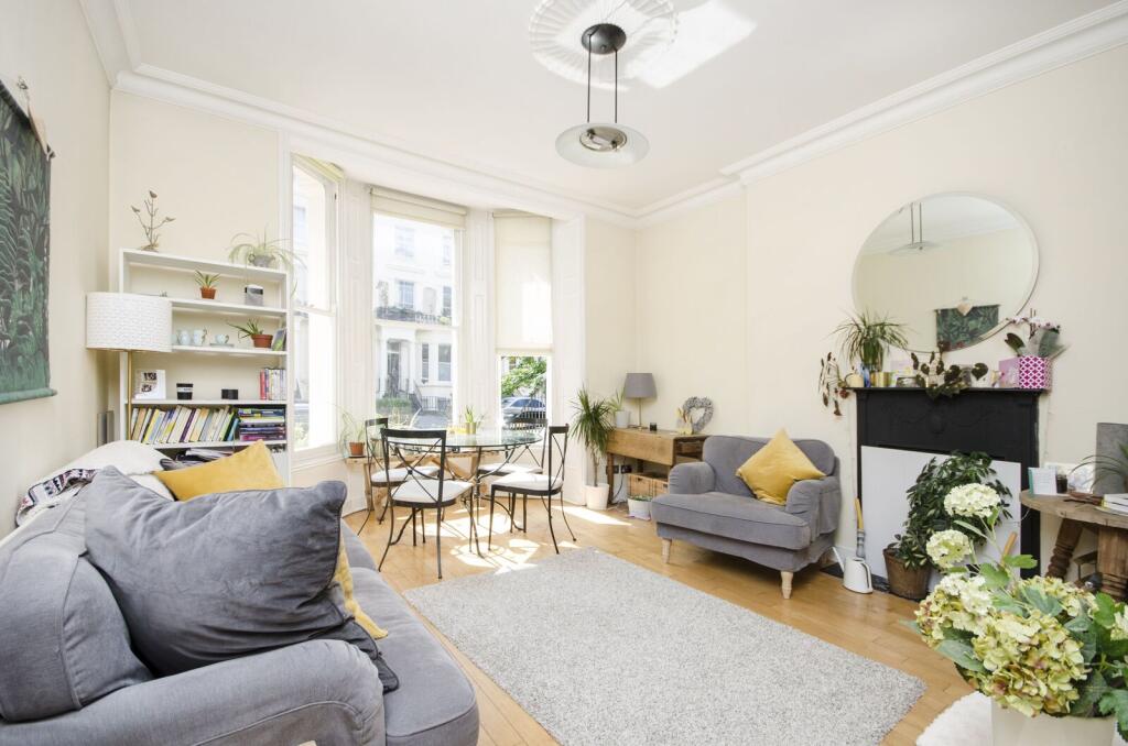 2 bedroom flat, Belgrave Gardens, St John's Wood, London, NW8